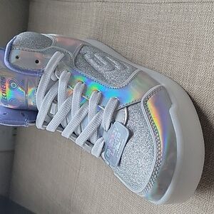 Additional video 3 Skechers